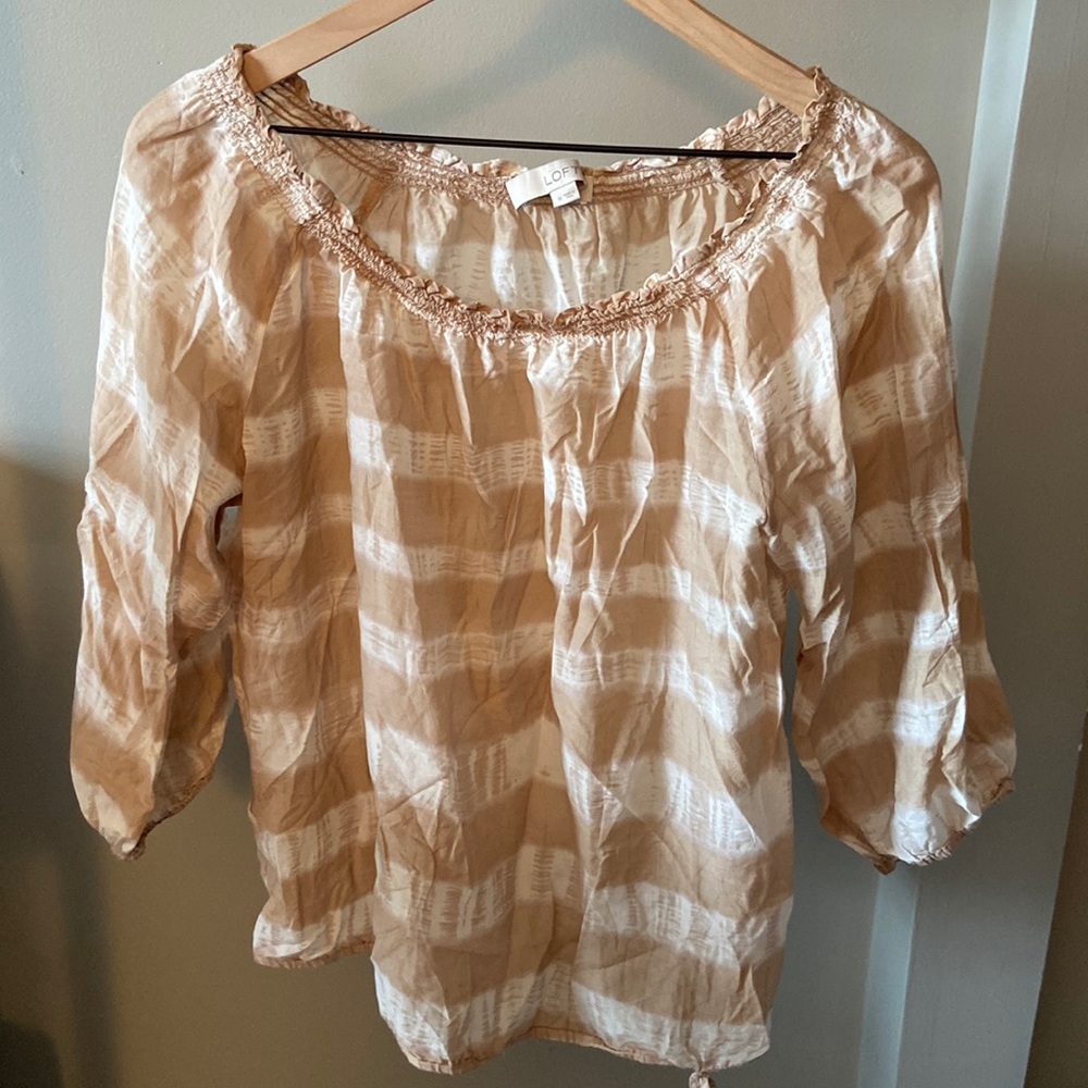 LOFT M Cream & White Sheer & Soft Top